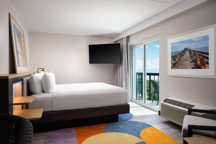 Room 27 of 62