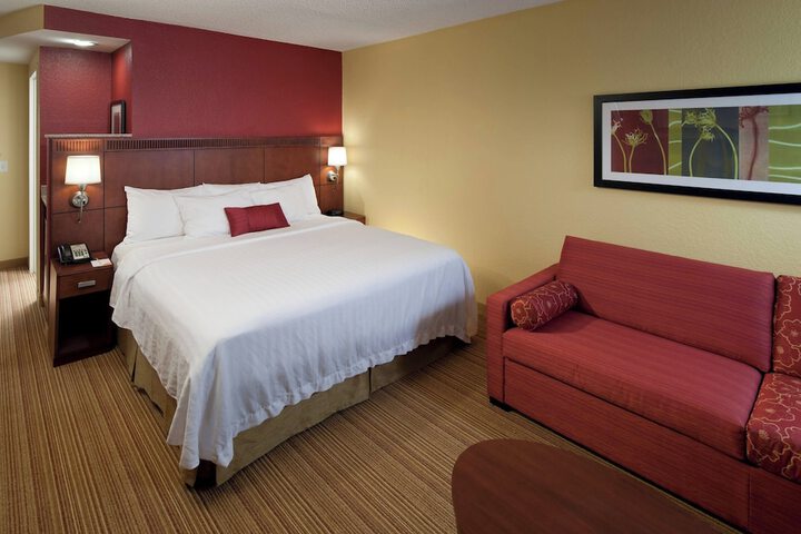 Room 14 of 25