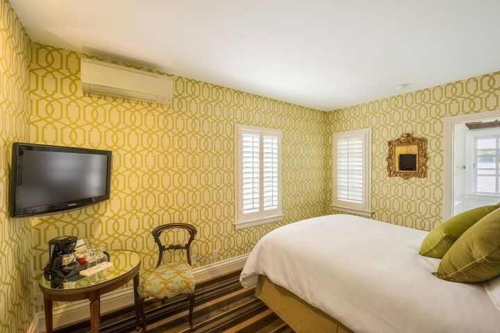 Room 119 of 165