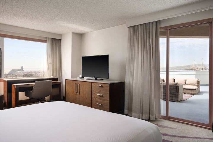 Room 34 of 84