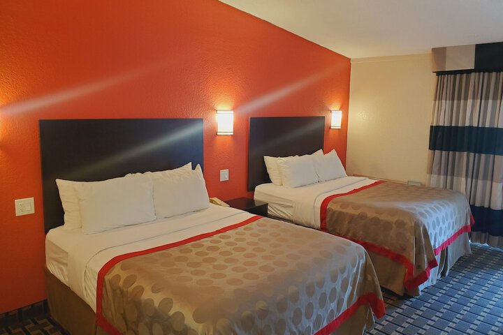 Room 18 of 37