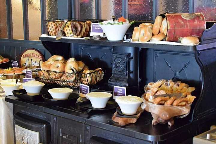 Breakfast/Coffee Service 24 of 32