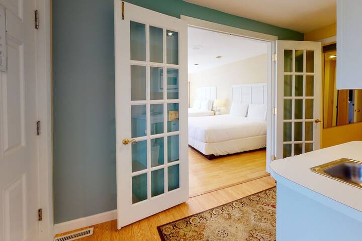 Breezeway Boutique Hotel