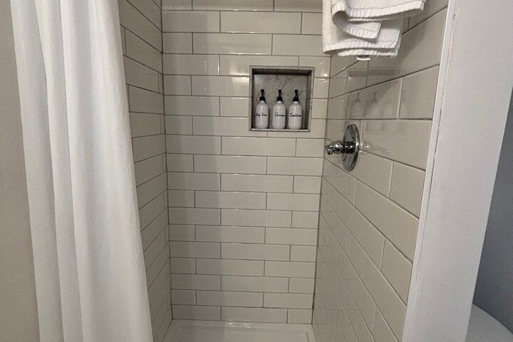 Room 33 of 129