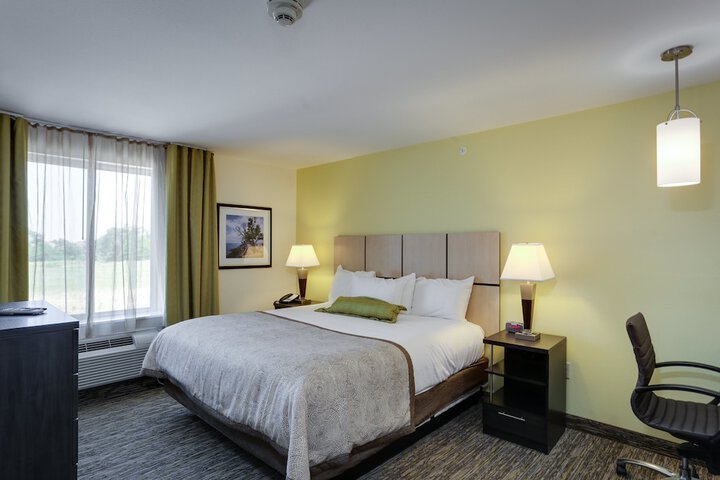 Candlewood Suites College Station at University by IHG