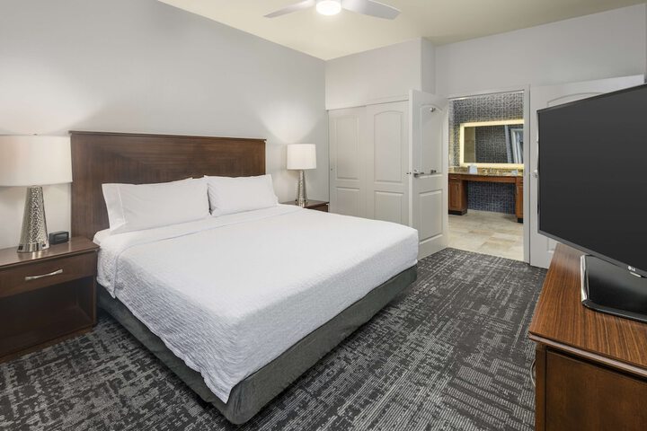 Room 21 of 53