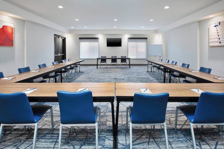 Holiday Inn Express & Suites Duncan by IHG