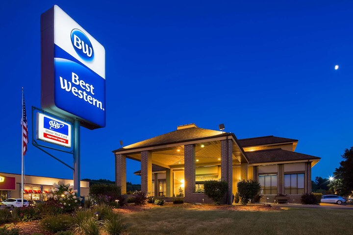 Hotel 4 of 82