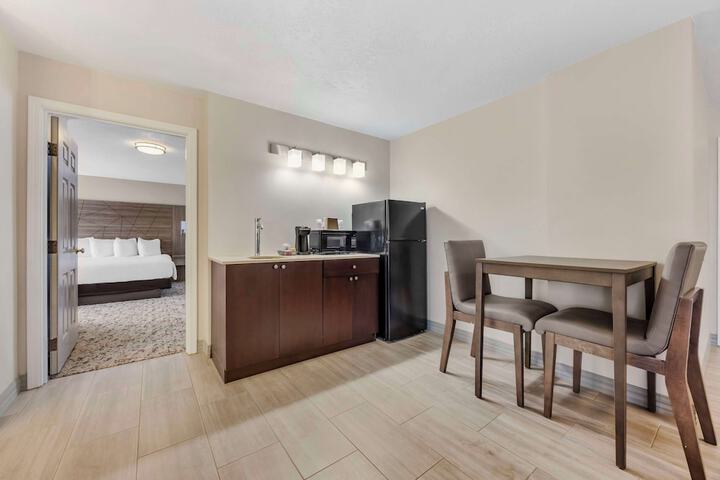 Best Western Plus Grand Manor Inn