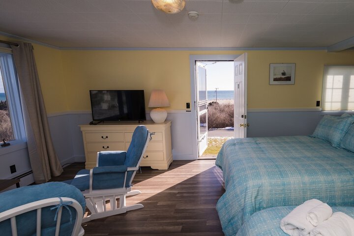 Room 13 of 32
