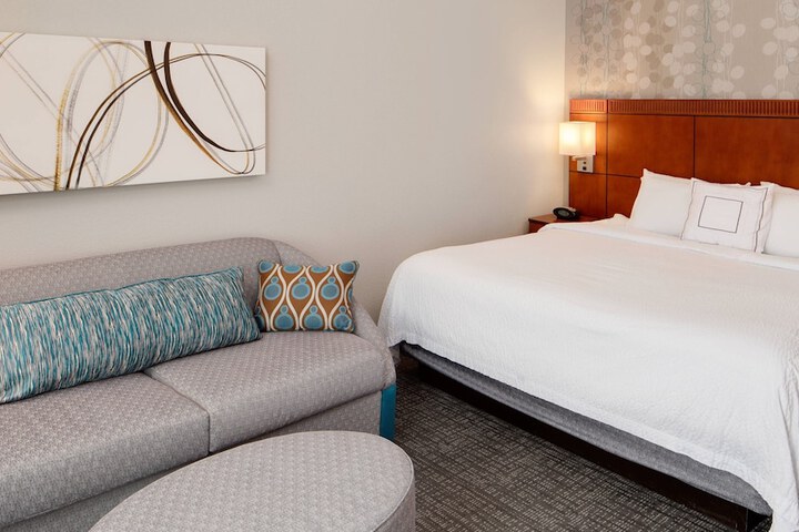 Courtyard by Marriott Pittsburgh West Homestead / Waterfront