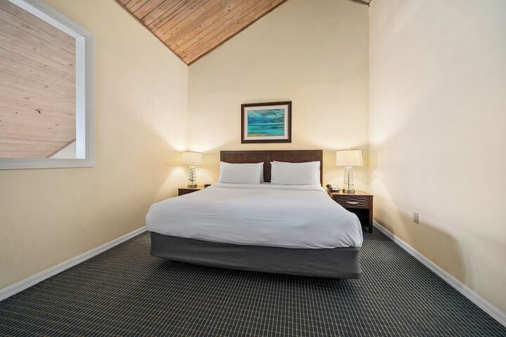 Holiday Inn & Suites Clearwater Beach S-Harbourside by IHG