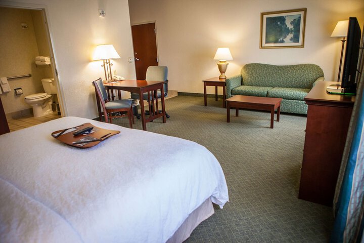 Room 25 of 42