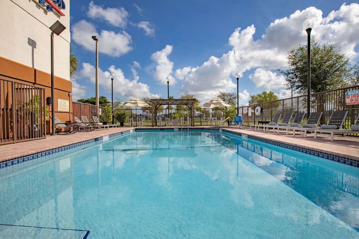 Pool 4 of 49