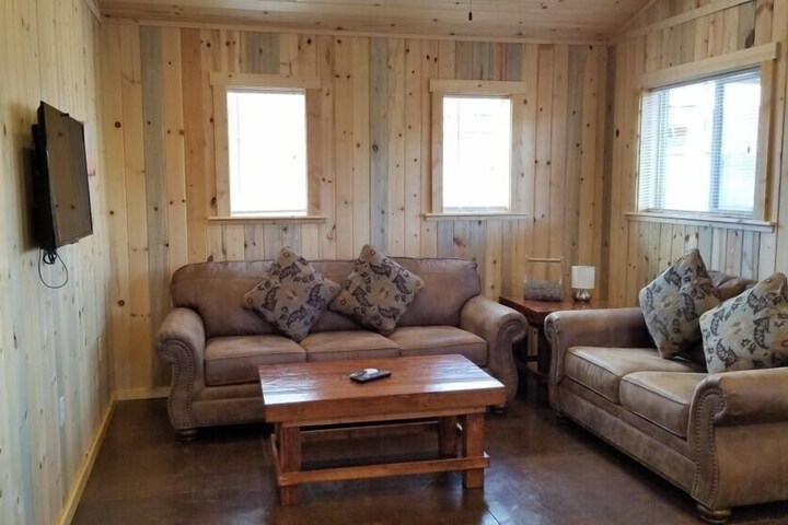 Bluff Gardens Cabins