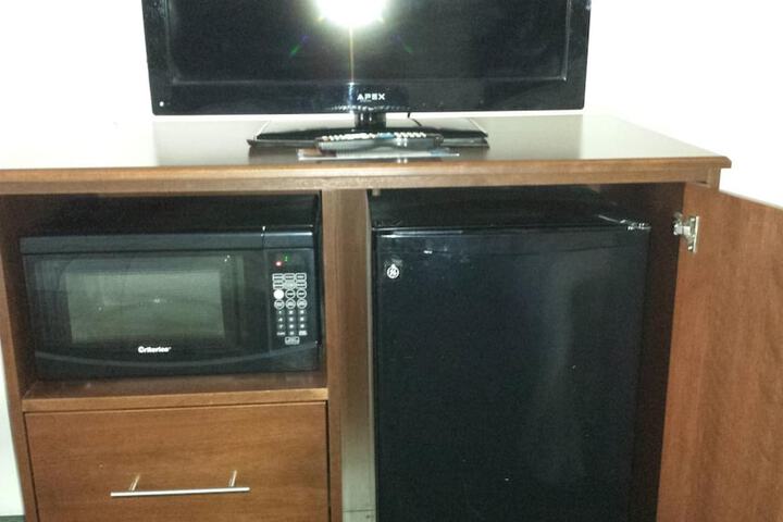 Room 32 of 42