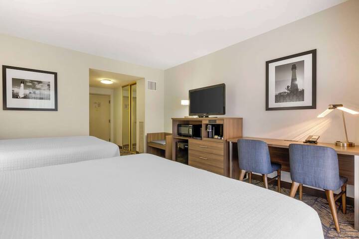 Room 13 of 37