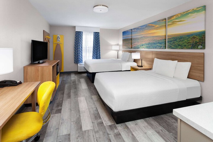 Room 25 of 29