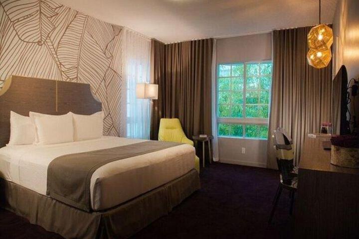 L Hotel