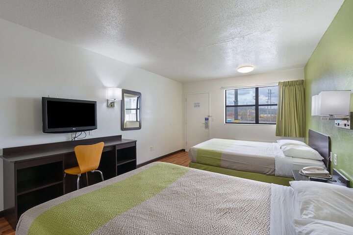 Room 14 of 22