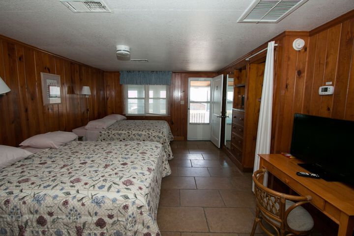 Room 160 of 199