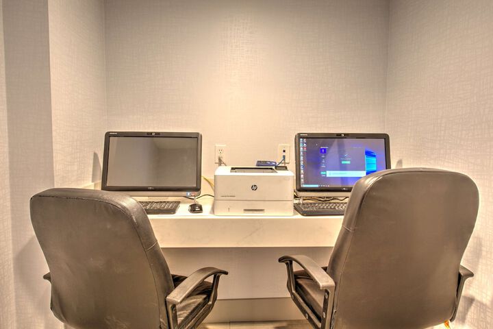 Best Western Plus Media Center Inn & Suites