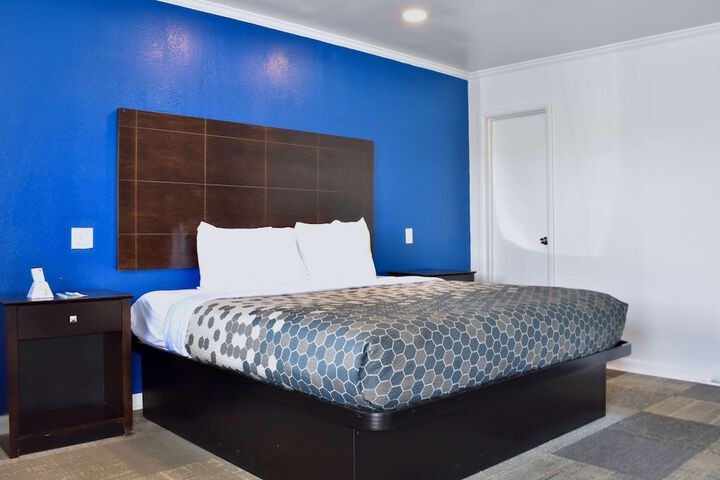 Room 12 of 23