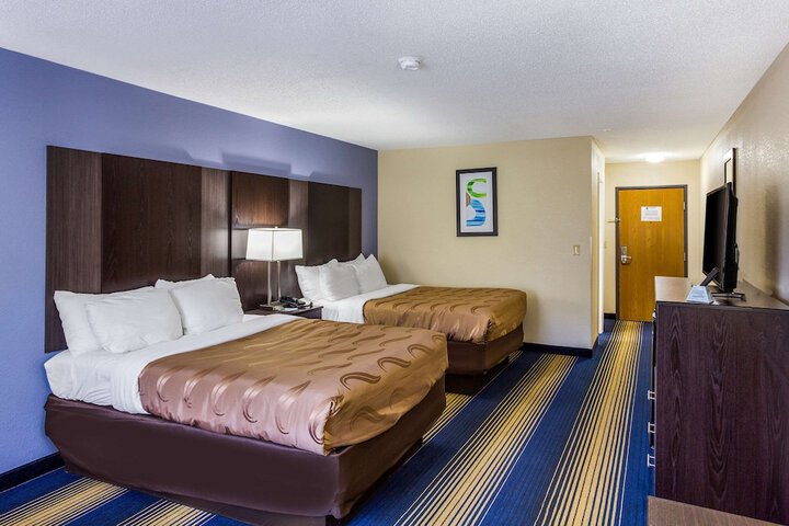 Room 17 of 36
