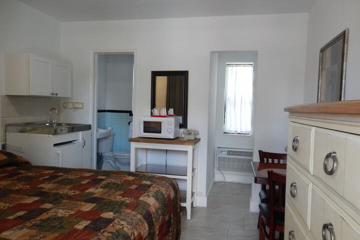 Room 27 of 105