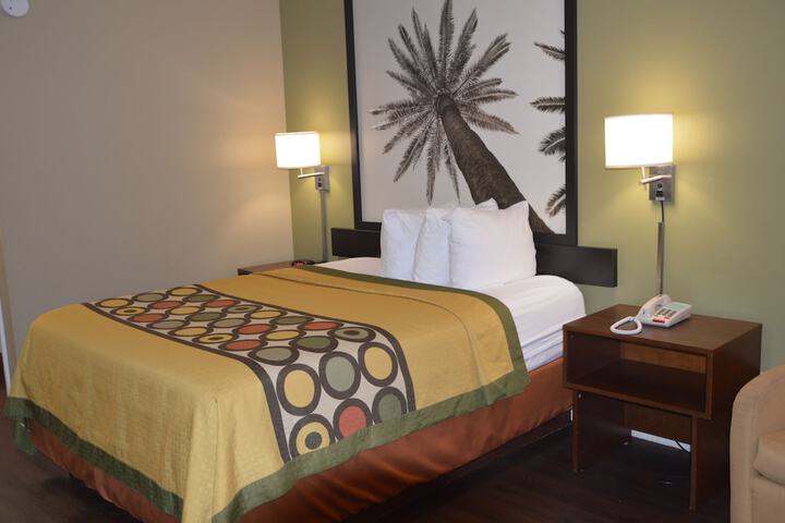 Room 19 of 33