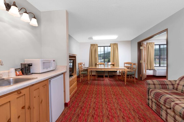 Room 15 of 32