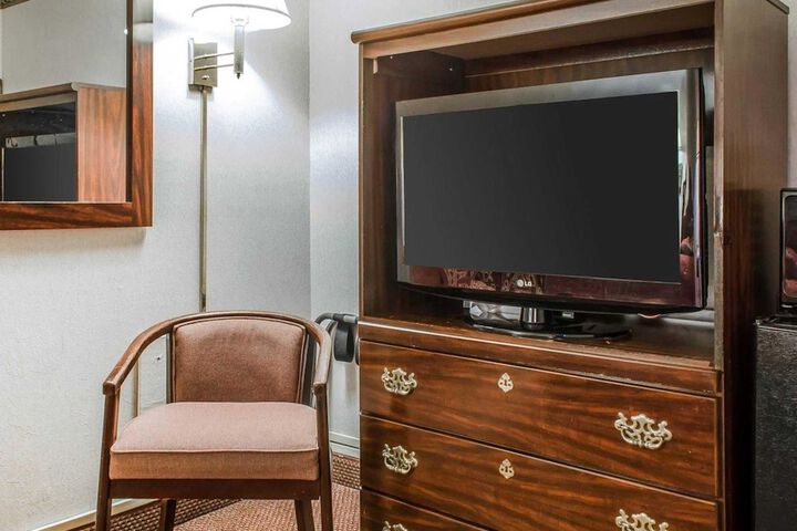 Room 9 of 22