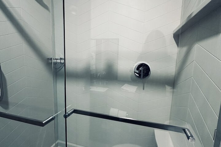 Room 12 of 18