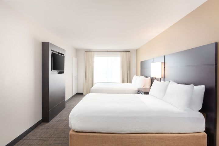 Room 32 of 73