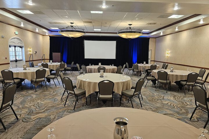 Crowne Plaza Phoenix - Chandler Golf Resort by IHG