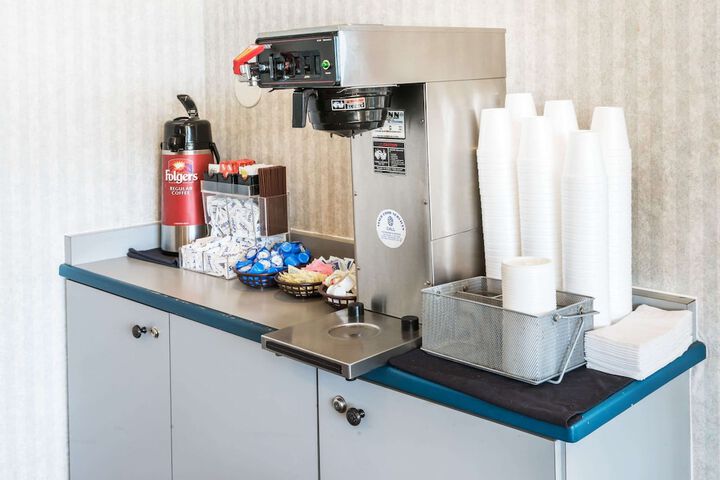 Breakfast/Coffee Service 20 of 22