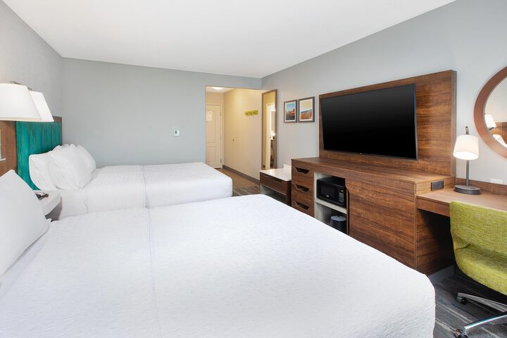 Hampton Inn & Suites St. Cloud MN