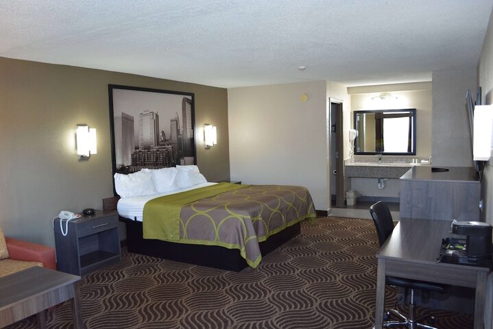 Room 14 of 24