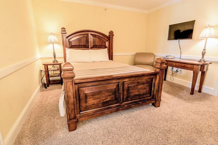 Room 42 of 80