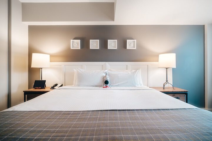 Room 32 of 62