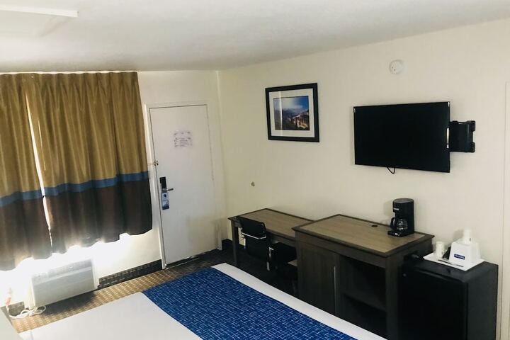 Room 14 of 23