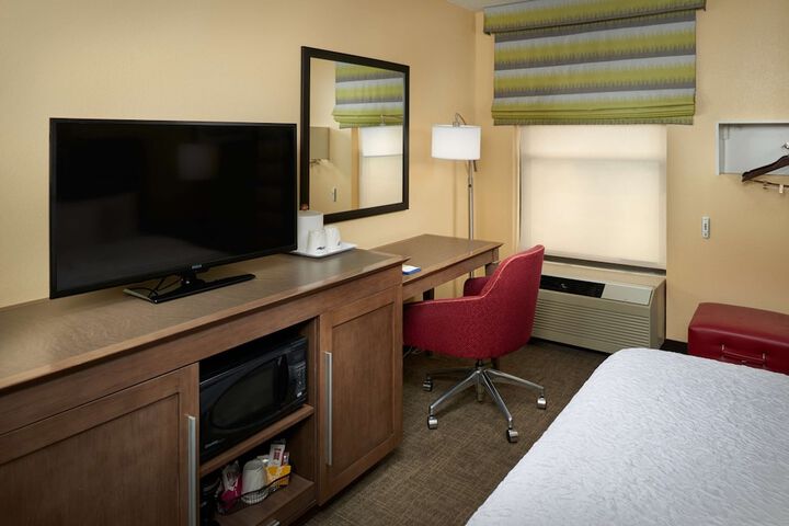 Room 12 of 27