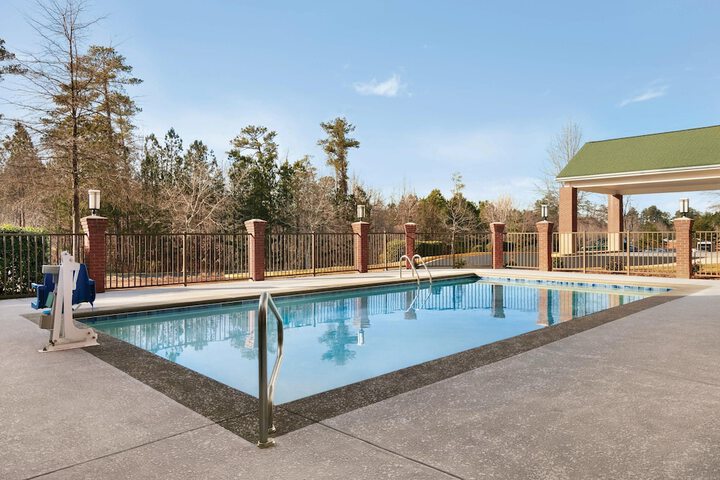 Pool 4 of 34