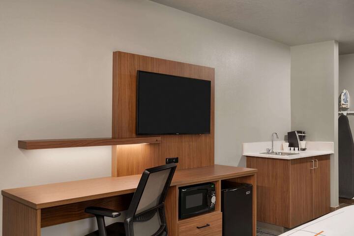La Quinta Inn & Suites by Wyndham Springfield