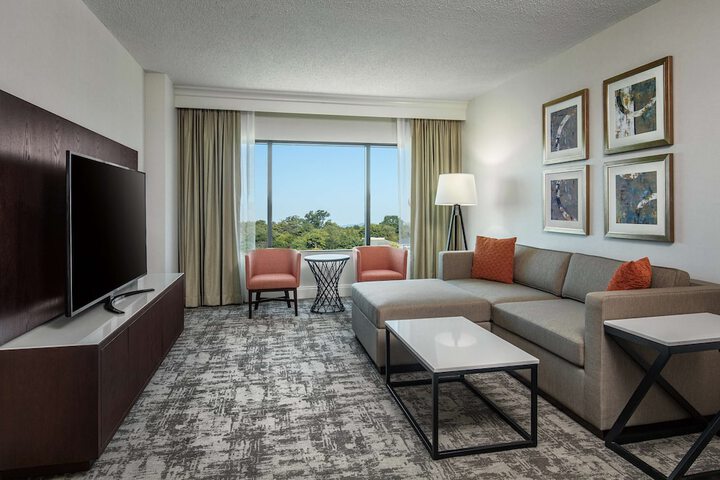 Room 32 of 48