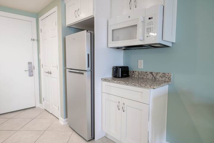 The Oceanfront Litchfield Inn