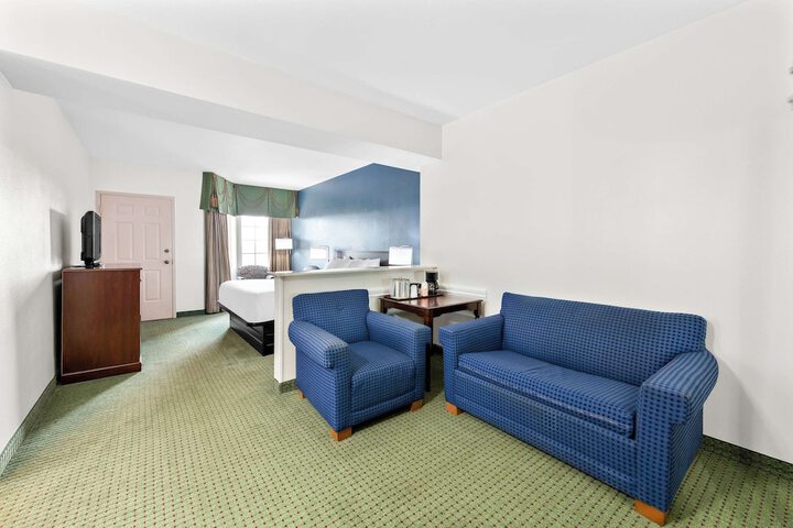 Room 50 of 73