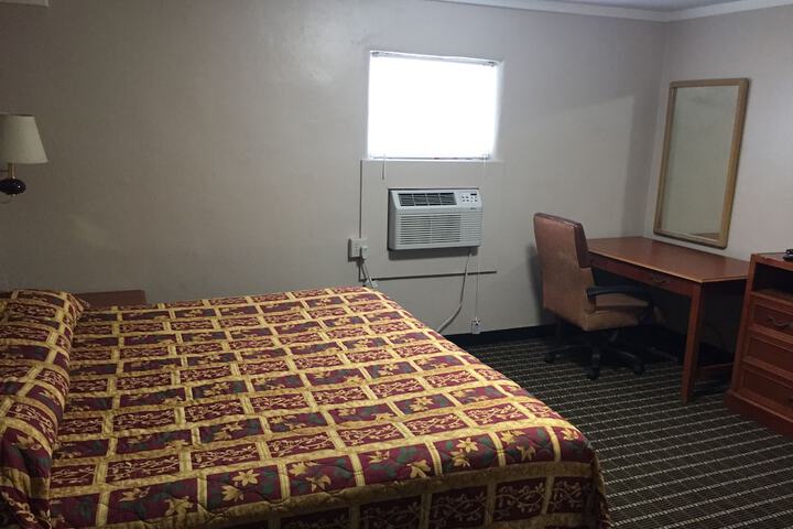 Room 5 of 6