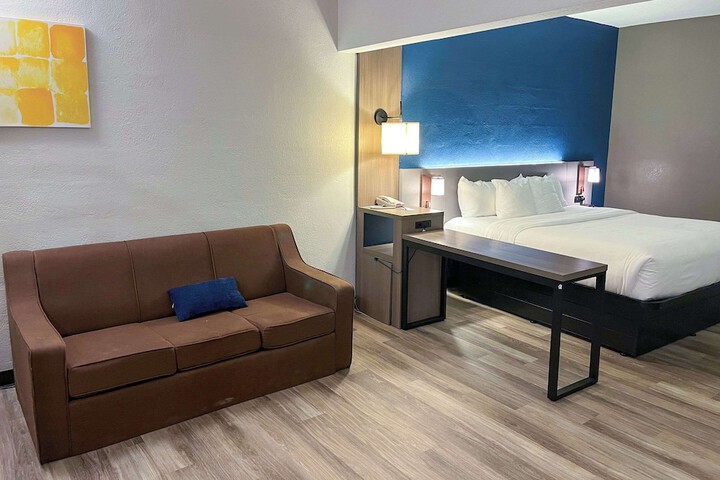 Room 30 of 50
