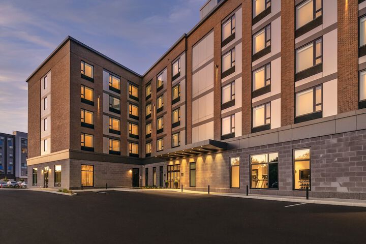 Hotel 4 of 59